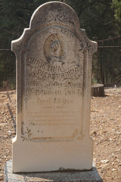 [Picture of Christina Piepenbring grave]